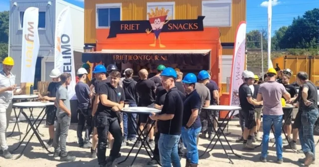 Wat een mooi initiatief om successen op deze manier met elkaar te vieren!

Namens Frietjeontour danken wij Belimo en Automated Logic Corporation voor het vertrouwen in ons om dit feestelijke moment mogelijk te maken.

Wij geloven dat het vieren van gezamenlijke prestaties bijdraagt aan verbinding, waardering en motivatie binnen projectteams – en daar leveren wij graag een smakelijke bijdrage aan.

Met onze ervaring in het verzorgen van foodtruckbelevingen op locatie, is Frietjeontour de juiste partner om teams op een toegankelijke en feestelijke manier in het zonnetje te zetten.

Op naar nog veel meer gedeelde successen!

#samenwerking #waardering #projectsucces #FrietjeOnTour #viermomenten